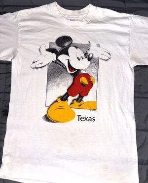 Vintage Unisex 90’s Mickey Mouse Texas Graphic Tee Medium Single Stitch USA TAG